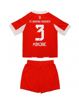 Billige Bayern Munich Kim Min-jae #3 Hjemmedraktsett Barn 2025-26 Kortermet (+ Korte bukser)